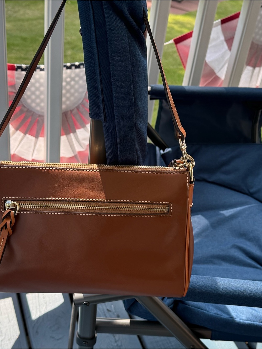 Dooney Bourke Brown Leather Womens Purse. GREAT CONDITION, NEVER USED!!!! - Picture 3 of 5